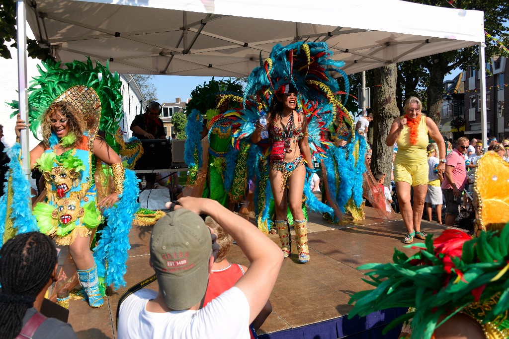 ../Images/Zomercarnaval Noordwijkerhout 207.jpg